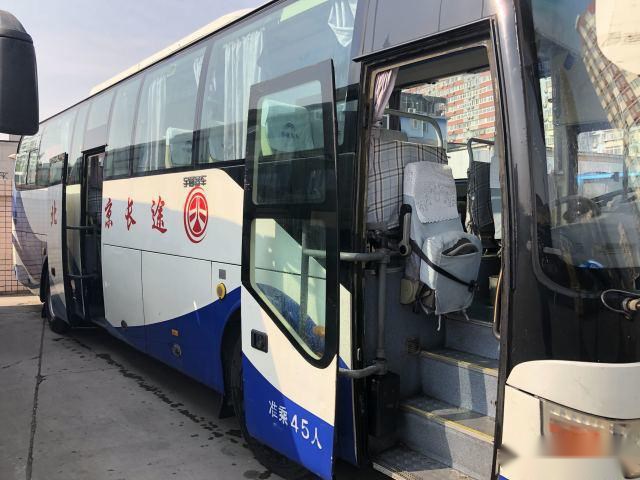 Used Yutong Bus ZK6107 Used Passenger Bus 45 Seats Double Doors Used Coach Bus Steel Chiassis Low Kilometer