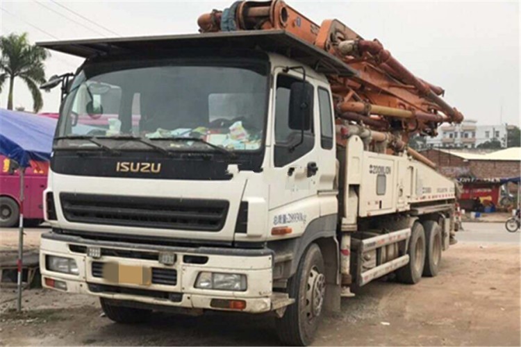 USED ISUZU-ZOOMLION Concrete pump truck with 43m pump
